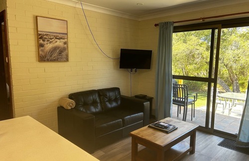 Emu Point Ski Chalet | 3 Bedroom Chalet Emu Beach