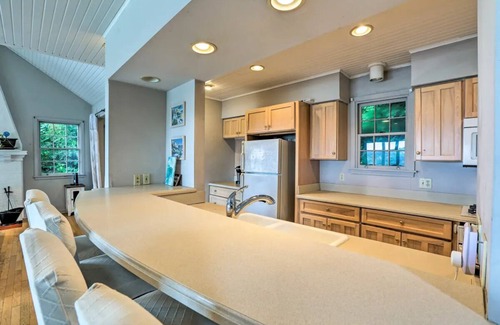 East Walnut HIlls Ski Chalet | 3-Bedroom Chalet with Fantastic River View