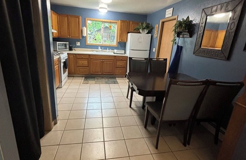 Soldotna House | 3 bedroom close to river and beach.