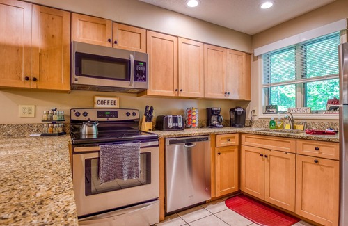 Jackson Condo | 3 Bedroom Condo in Nordic Village/Nordic Wilderness - 1 mile to Storyland,