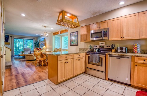 Jackson Condo | 3 Bedroom Condo in Nordic Village/Nordic Wilderness - 1 mile to Storyland,