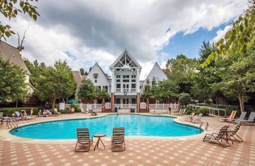 Lackey Condo | 3-bedroom condo in beautiful Williamsburg with lots of amenities