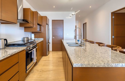 El Tezal Condo | 3-bedroom condo in charming Cabo San Lucas with AC, WiFi, fitness room