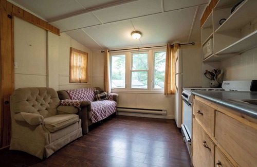 Gravenhurst House | 3-Bedroom Cottage #7 - Austrian Pine