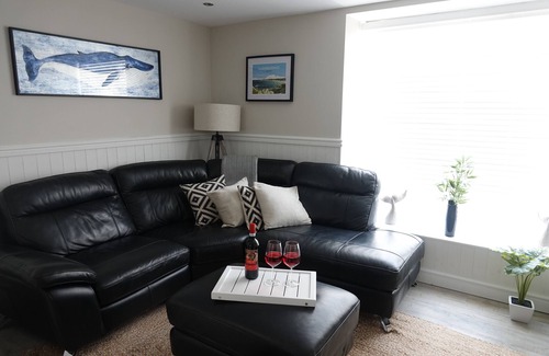 Conwy House | 3 Bedroom Cottage in the Heart of Conwy Parking Sleeps 4