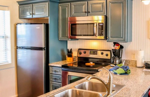 Branson Cottage | 3 Bedroom Cottage, Sleeps 8, at Stormy Point Village, Branson!