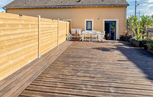 Saint-Gaultier House | 3 Bedroom Cozy Home In Saint-Gaultier