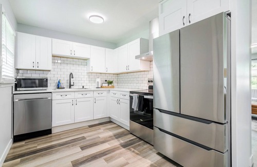 Manhattan House | 3 bedroom cozy house located footsteps away from KSU’s sporting events!