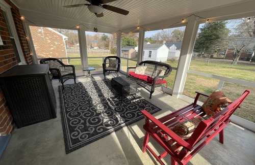 Lakeside House | 3 bedroom cozy yet spacious home w/in-ground pool
