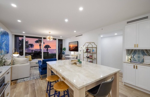 Longboat Key Condo | 3 BEDROOM DIRECT OCEAN VIEW, WALKOUT TO THE BEACH!