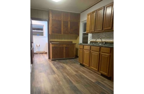 Bennington House | 3 bedroom duplex, private setting close to town