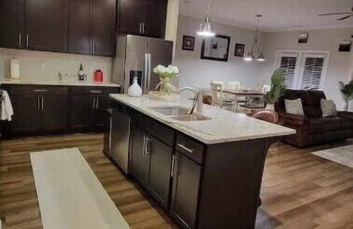 Pooler House | 3-Bedroom Executive Rental just 19 minutes from River Street