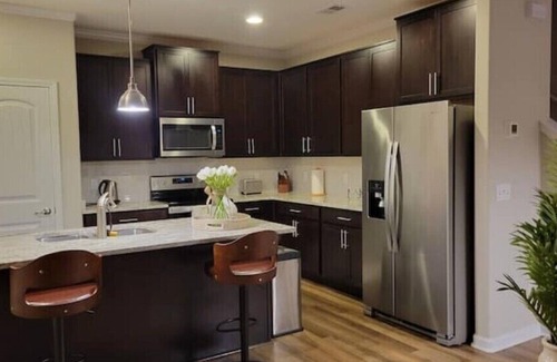 Pooler House | 3-Bedroom Executive Rental just 19 minutes from River Street
