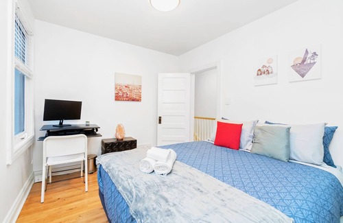 Davenport House | 3 Bedroom Family Friendly Home, Quiet and Central Toronto Neighbourhood