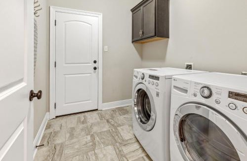 Lake Charles House | 3 Bedroom Family Home in Lake Charles