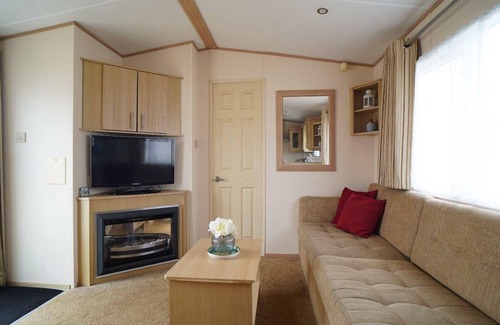 Heacham Ski Chalet | 3 Bedroom family van , linen inc Pets go free