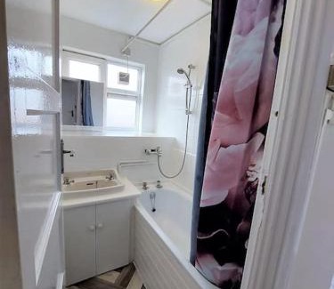 Haggerston Apartment | 3 bedroom Flat in Hoxton London