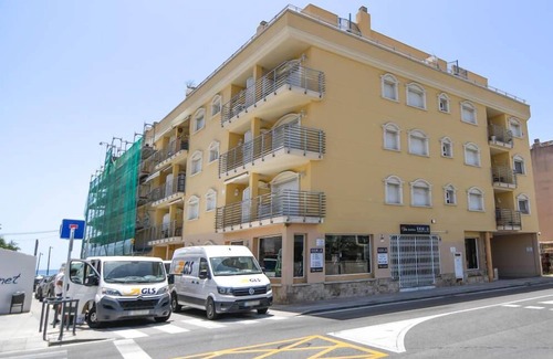 Sant Salvador Apartment | 3-bedroom flat on the beachfront, in Sant Salvador