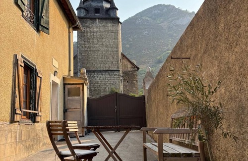 Campan House | 3 bedroom gite in Campan