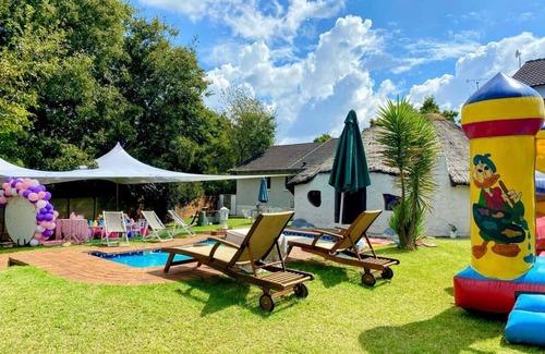 Randfontein House | 3-Bedroom Guest House with Pool