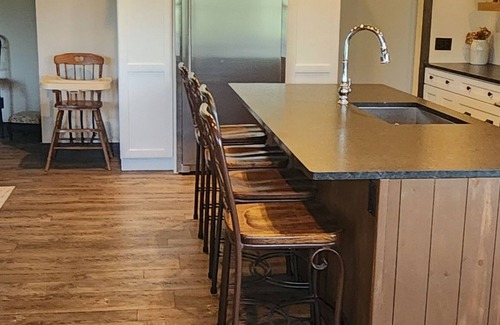 Ravenna House | 3 Bedroom High-end Townhouse. nVery spacious and centrally located.