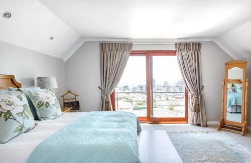 Schotsche Kloof House | 3 Bedroom Hilltop Home with Spectacular Views