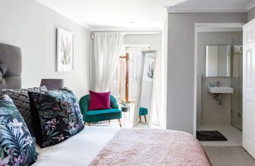 Schotsche Kloof House | 3 Bedroom Hilltop Home with Spectacular Views