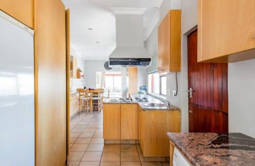 Schotsche Kloof House | 3 Bedroom Hilltop Home with Spectacular Views