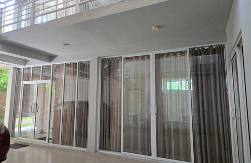 Kaduwela House | 3-bedroom holiday home in Lush Lakeside Nature's Nook