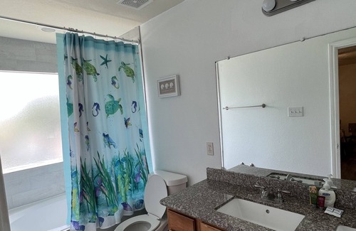 FM 1960 House | 3 bedroom home close to downtown Houston, IAH, woodlands.