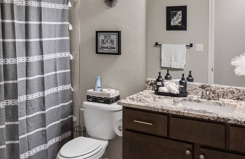 Jarrell House | 3-bedroom home in marvelous Jarrell where country meets style