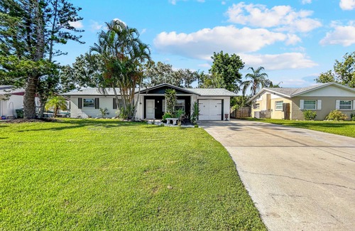 Sarasota House | 3-bedroom home in Sarasota with fitness room