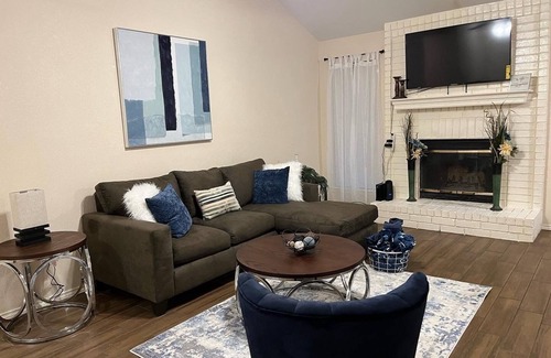 John T White House | 3 Bedroom home, minutes from DFW entertainment