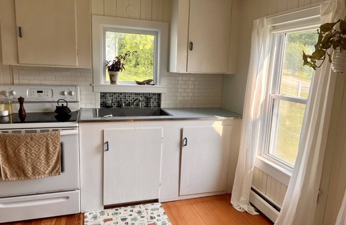 Snug Harbor House | 3 Bedroom Home in East Matunuck Awaits you for the Summer!