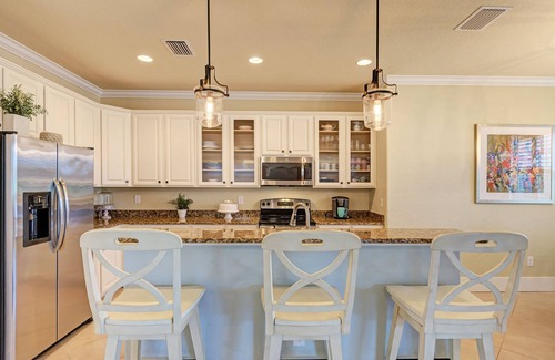 Bradenton House | 3 bedroom home with private pool and hot tub.