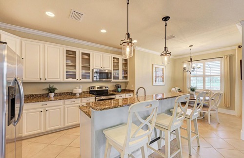 Bradenton House | 3 bedroom home with private pool and hot tub.