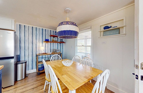Frisco House | 3 bedroom homes with Shared pool and short walk to the beach