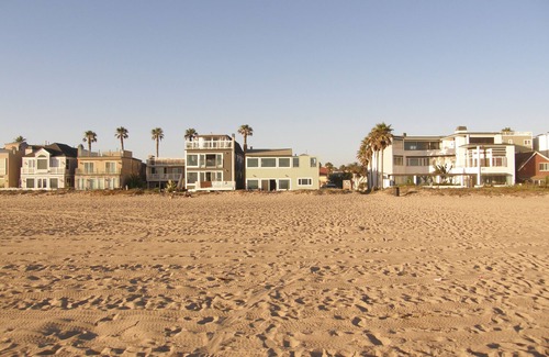 Sunset Beach House | 3 Bedroom House Sleeps 8