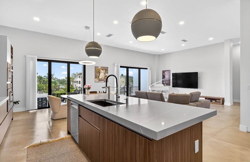 Redington Shores House | 3-bedroom house in charming Redington Shores with Pool, AC, fitness room