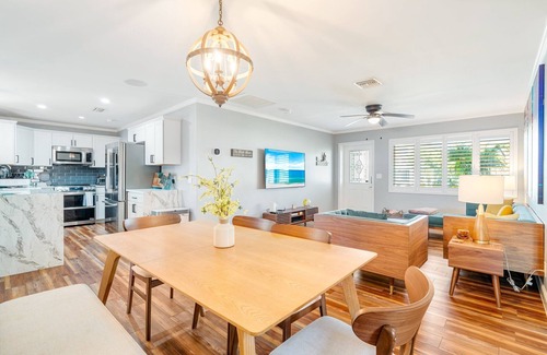 Saint James City House | 3-bedroom house in charming Saint James City with AC, WiFi