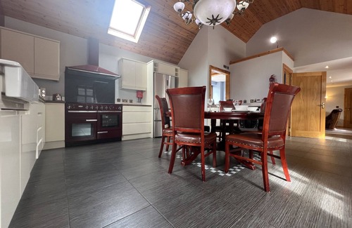 Hillsborough House | 3 Bedroom House, Avocalodge