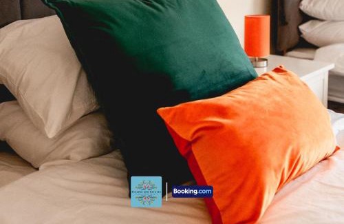 Birmingham Apartment | 3 Bedroom House By Escape & Estates Short Lets & Serviced Accommodation Birmingham With Patio & Garden