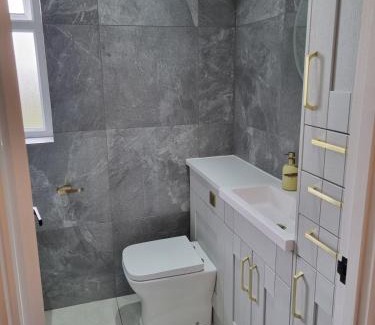 Deal Apartment | 3 Bedroom House By The Sea, Deal Centre