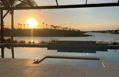 Biggar House | 3-bedroom house Estero/Southern Fort Myers on canal/lake with beautiful sunsets