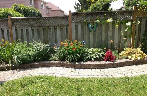 Richmond Hill House | 3 bedroom house furnished, Richmond Hill, Bathurst/Elgin Mills