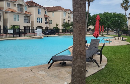 Sharpstown House | 3-bedroom house in awesome in gated Houston with fitness room, WiFi, AC