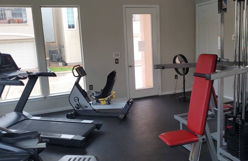 Sharpstown House | 3-bedroom house in awesome in gated Houston with fitness room, WiFi, AC