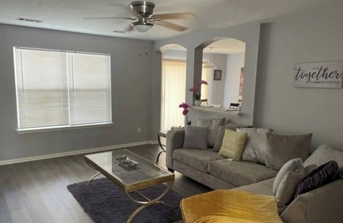 Barker House | 3-bedroom house in brilliant Katy with AC, WiFi
