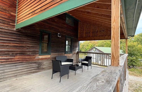 Enosburg Falls House | 3-bedroom house in charming country setting close to major ski resorts