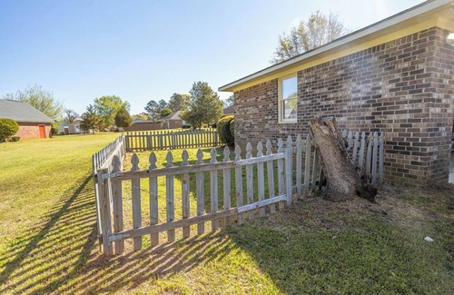 Sumter County House | 3-bedroom house in charming Sumter near Shaw AFB with WiFi, AC. Book now